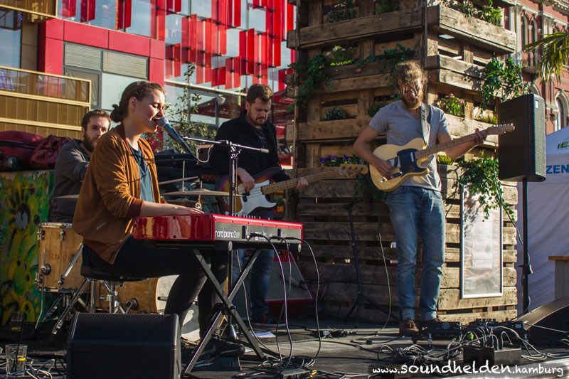 Elin Bell & Band